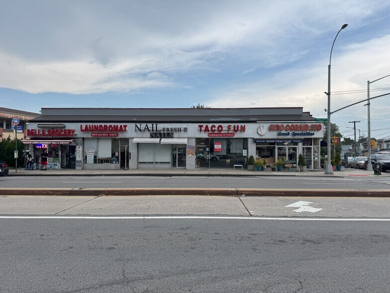 3267 Francis Lewis Blvd, Flushing, NY à louer - Photo de l’immeuble – Image 2 sur 2