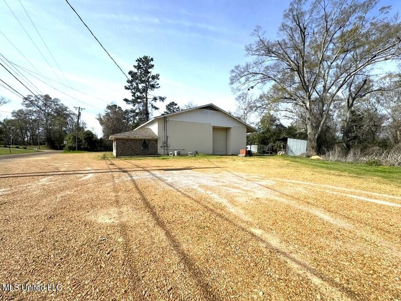 48 Morgantown Rd, Natchez, MS à vendre - Photo de l’immeuble – Image 2 sur 2