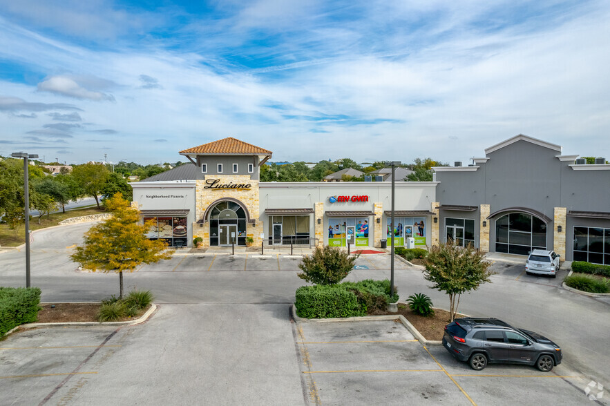 15614 Huebner Rd, San Antonio, TX à louer - Photo de l’immeuble – Image 3 sur 7