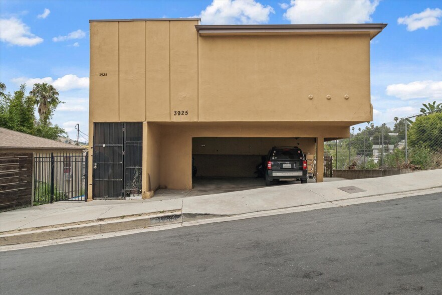 3925 Barrett Rd, Los Angeles, CA à vendre - Photo principale – Image 1 sur 17
