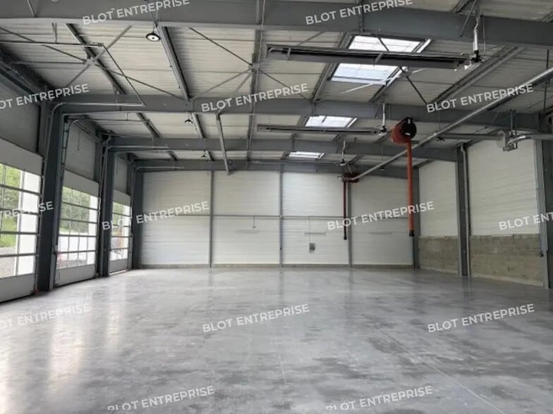 Local d'activités dans Cesson-Sévigné à vendre - Photo intérieure – Image 1 sur 3