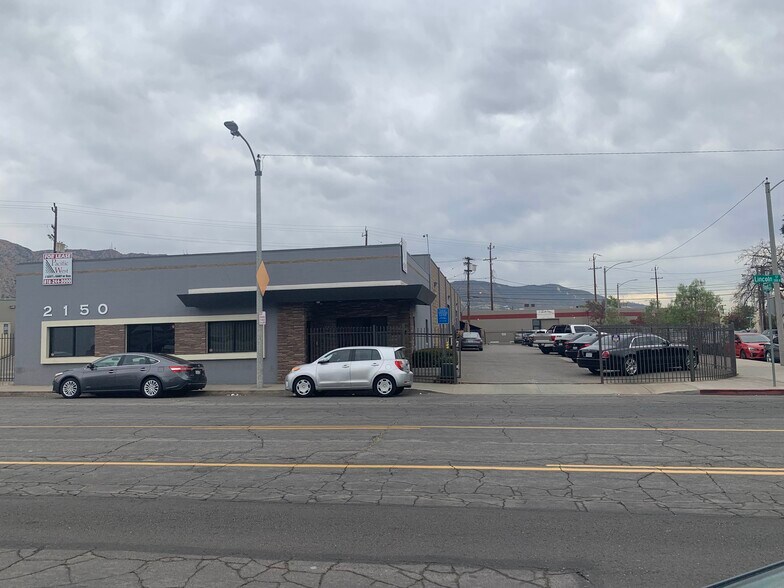 2150 N Lincoln St, Burbank, CA à louer - Photo de l’immeuble – Image 1 sur 8