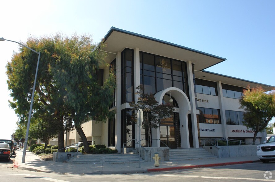 450 Lincoln Ave, Salinas, CA à vendre - Photo de l’immeuble – Image 2 sur 5