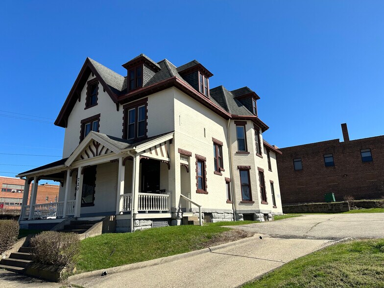 720 Juliana St, Parkersburg, WV à vendre - Photo de l’immeuble – Image 3 sur 16