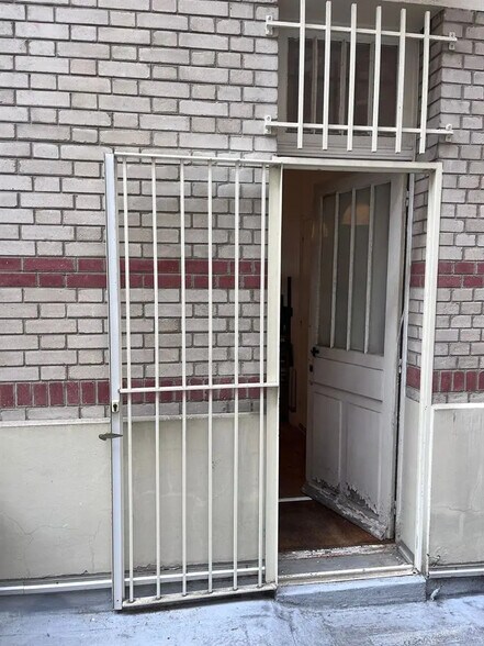 Local commercial dans Vincennes à vendre - Photo de l’immeuble – Image 3 sur 4