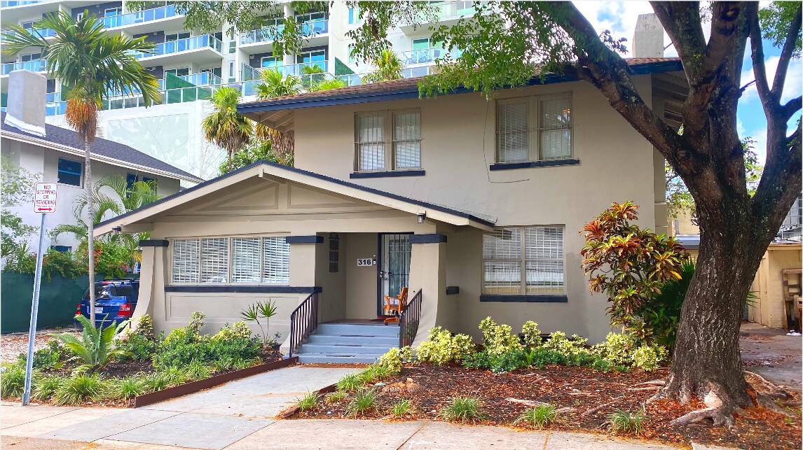 314 NE 26th Ter, Miami, FL à vendre Photo principale– Image 1 sur 11