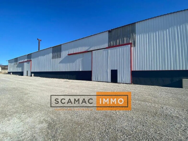 Local d’activités dans Manosque à louer - Photo de l’immeuble – Image 2 sur 4