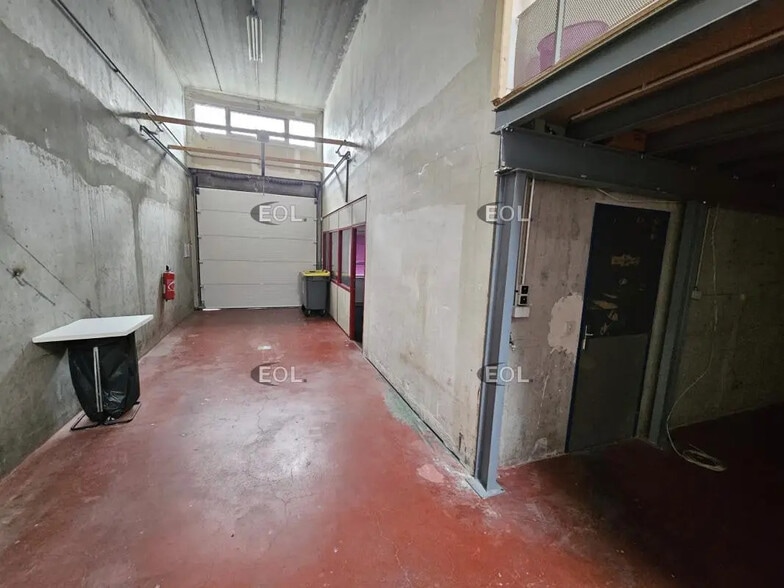 Local d’activités dans Alfortville à louer - Photo de l’immeuble – Image 2 sur 7