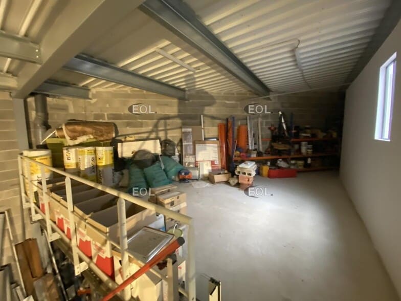 Local d'activités dans Villejust à vendre - Photo intérieure – Image 3 sur 7