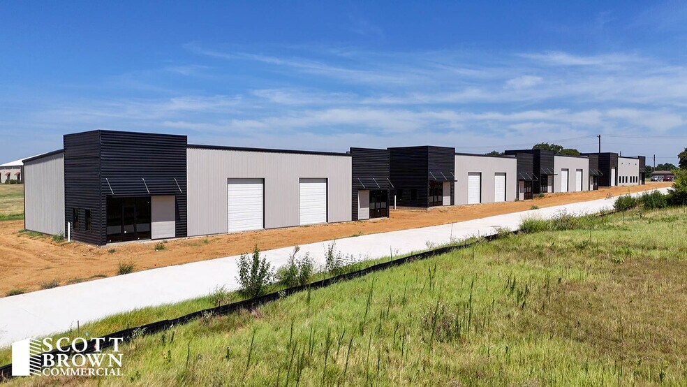 8870 Liberty Road, Aubrey, TX à louer - Photo de l’immeuble – Image 3 sur 10