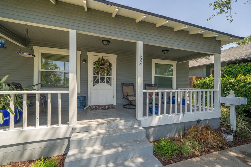 124 N Vista Bonita Ave, Glendora, CA à vendre - Photo de l’immeuble – Image 2 sur 29