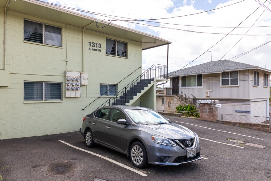 1313 Ahiahi St, Honolulu, HI à vendre - Photo de l’immeuble – Image 3 sur 22