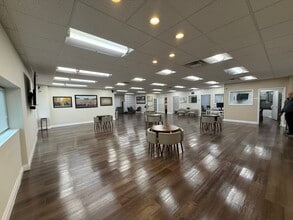 996 W Jericho Tpke, Smithtown, NY à louer Photo intérieure– Image 1 sur 14