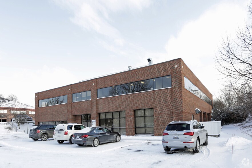 2301 E Paris St SE, Grand Rapids, MI à louer - Photo de l’immeuble – Image 2 sur 3