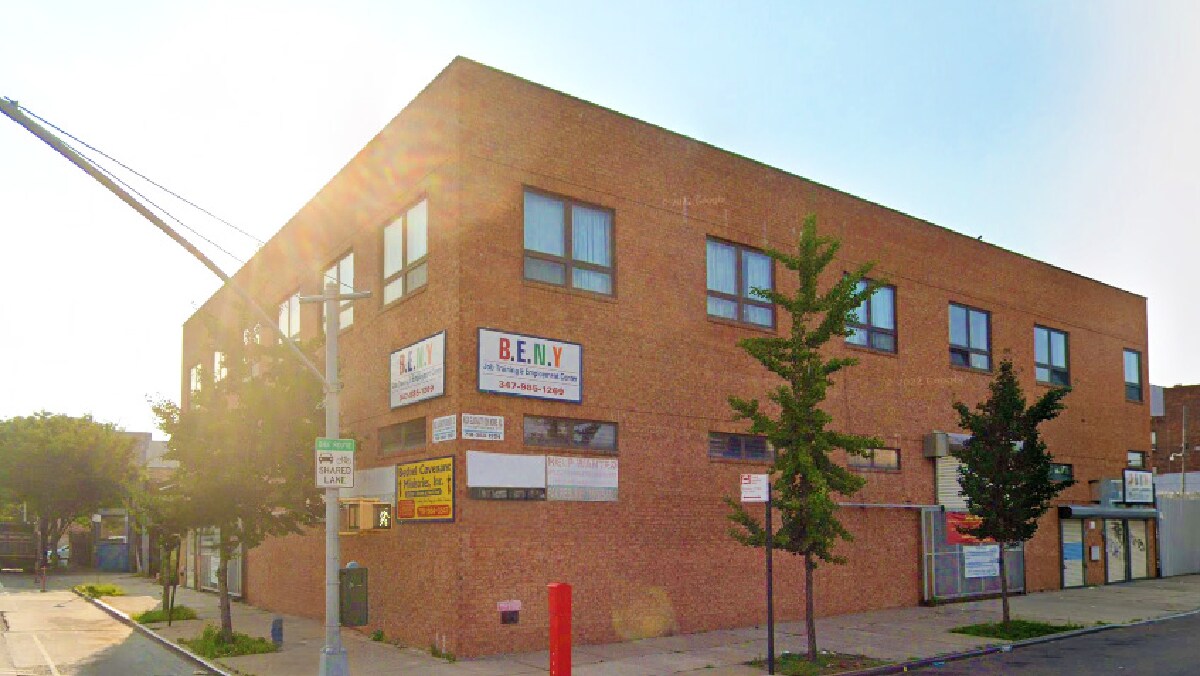 137 Liberty Ave, Brooklyn, NY à louer Photo de l’immeuble– Image 1 sur 3
