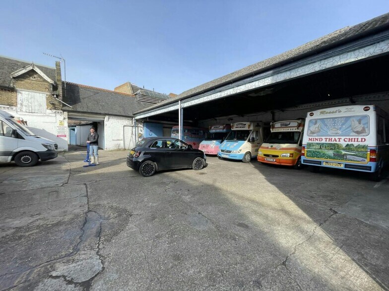 40 Chelmer Rd, Londres à louer - Photo de l’immeuble – Image 3 sur 3