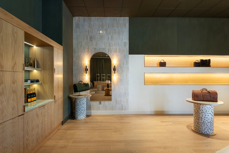 301 Altara Ave, Coral Gables, FL à vendre - Photo intérieure – Image 3 sur 20