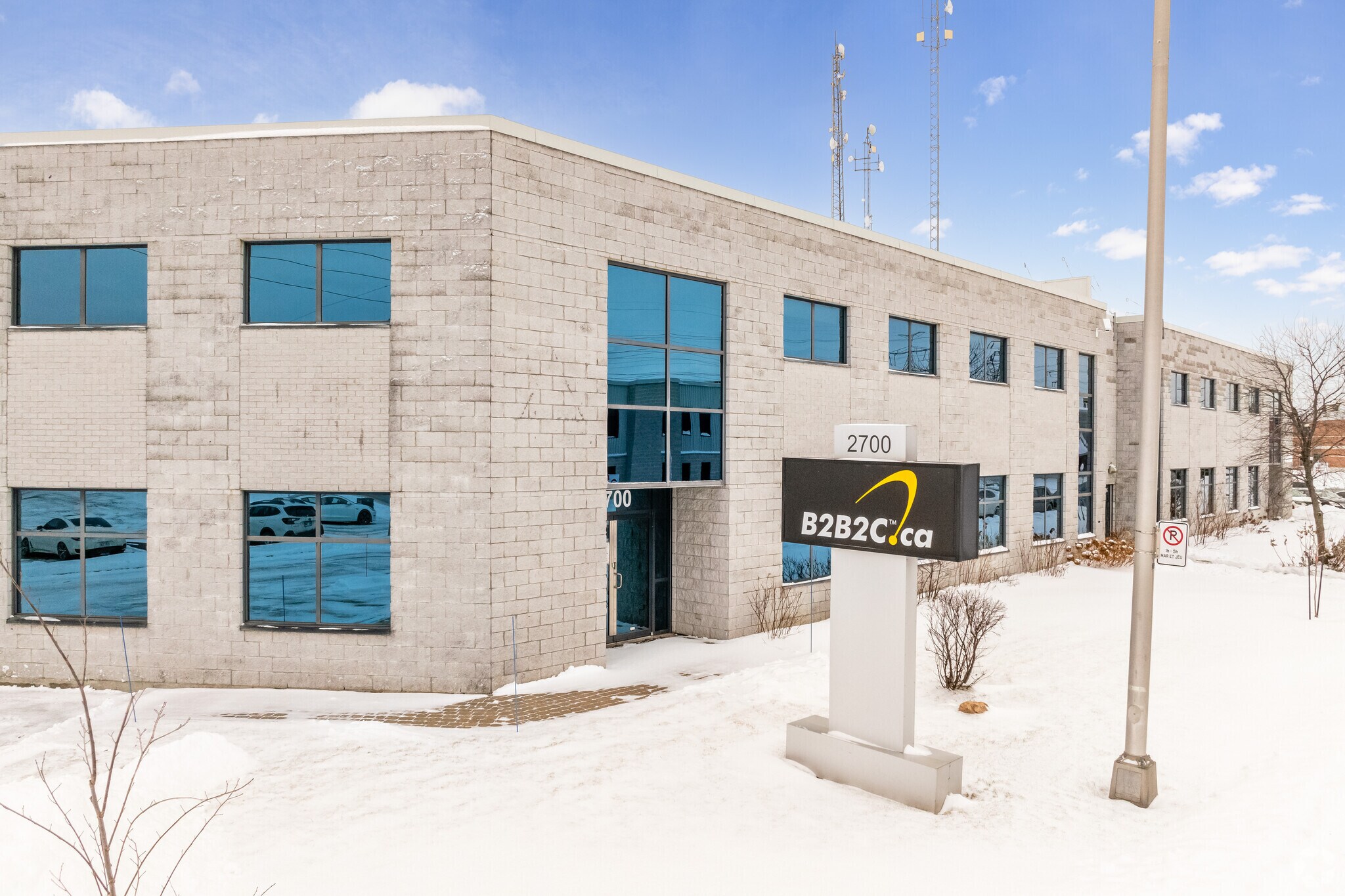 2700-2710 Rue Michelin, Laval, QC à louer Photo principale– Image 1 sur 6