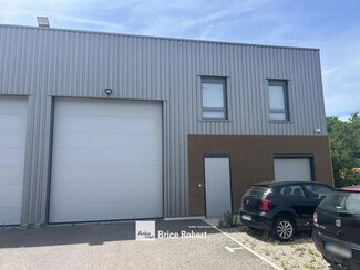 Plus de détails pour Local d'activités à louer