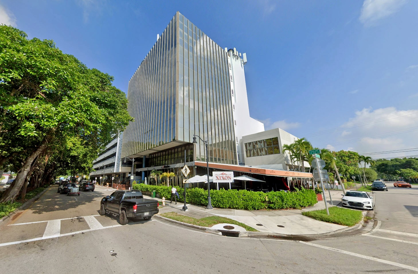 2103 Coral Way, Miami, FL à louer Photo de l’immeuble– Image 1 sur 11