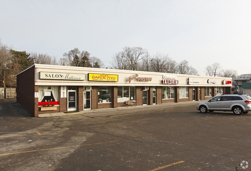 30002-30014 W 12 Mile Rd, Farmington Hills, MI à louer - Photo principale – Image 1 sur 3