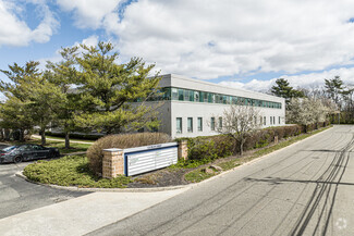 Plus de détails pour 123 Frost St, Westbury, NY - Bureau, Local d'activités à louer