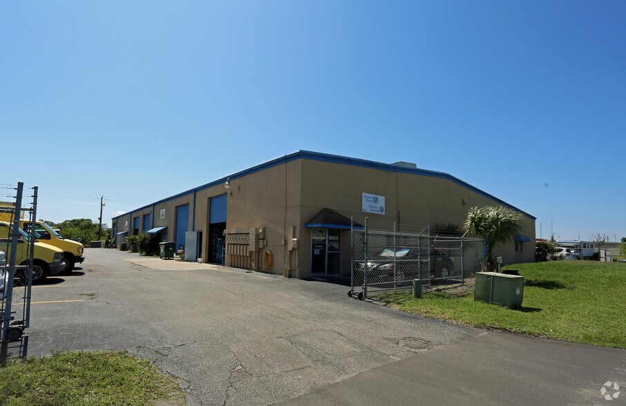 6020 Deacon Rd, Sarasota, FL à louer - Photo de l’immeuble – Image 2 sur 32