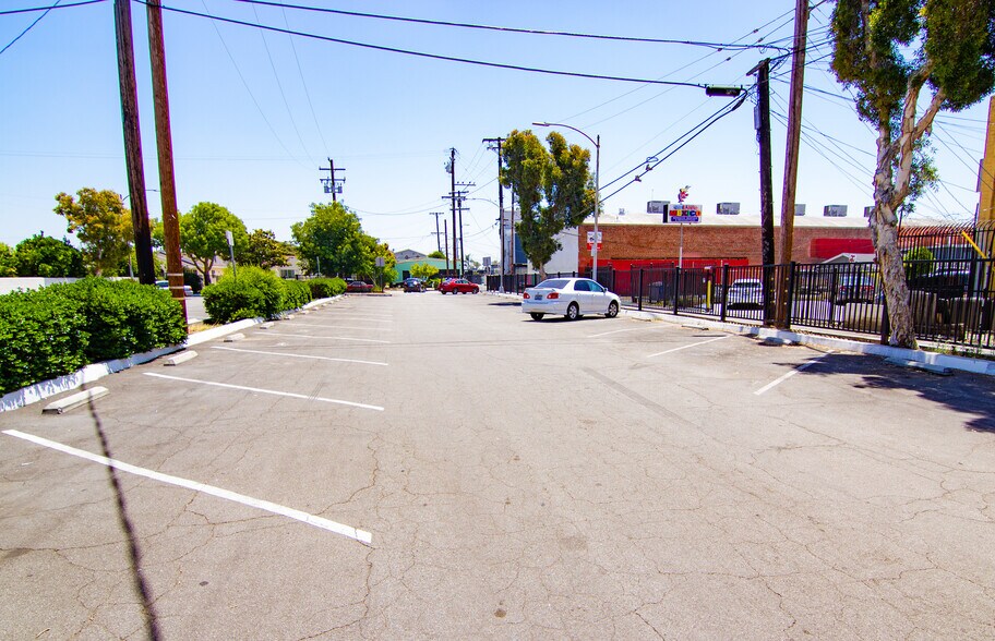 4917 Whittier Blvd, Los Angeles, CA à vendre - Photo de l’immeuble – Image 2 sur 8
