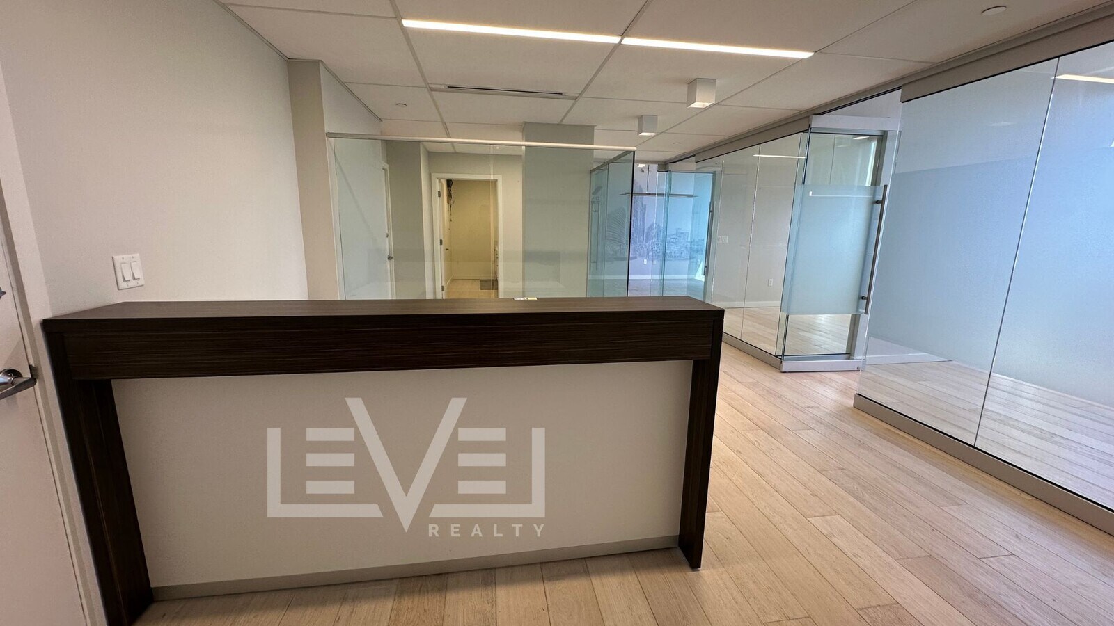 2455 E Sunrise Blvd, Fort Lauderdale, FL 33304 - Lot 1112 - - Photo intérieure - Image 1 of 15