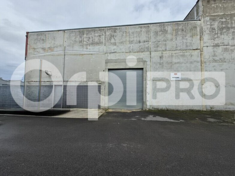 Local d’activités dans Reims à louer - Photo de l’immeuble – Image 2 sur 7