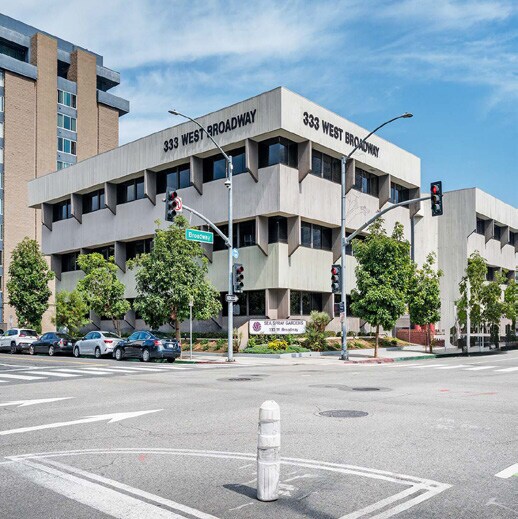 333 W Broadway, Long Beach, CA à louer Photo de l’immeuble– Image 1 sur 10