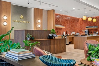 3400 W Riverside Dr, Burbank, CA à louer Photo intérieure– Image 1 sur 15