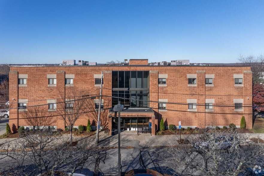 100 Highland Ave, Providence, RI à louer - Photo de l’immeuble – Image 2 sur 11