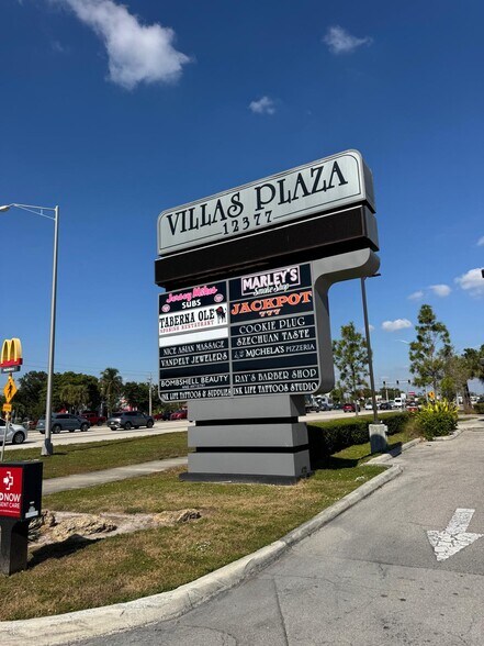 12377 S Cleveland Ave, Fort Myers, FL à louer - Photo de l’immeuble – Image 3 sur 8