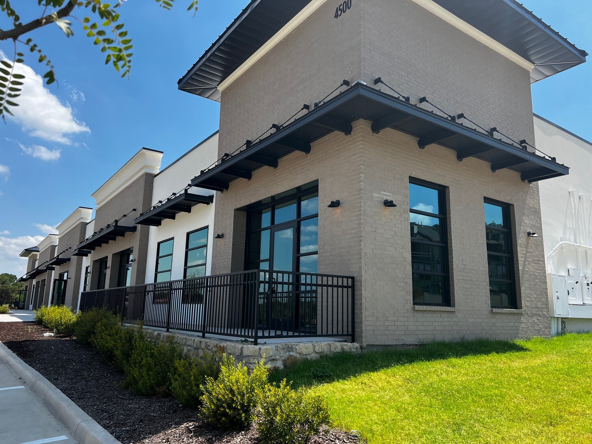 4500 N MacArthur Blvd, Irving, TX à louer Photo de l’immeuble– Image 1 sur 3