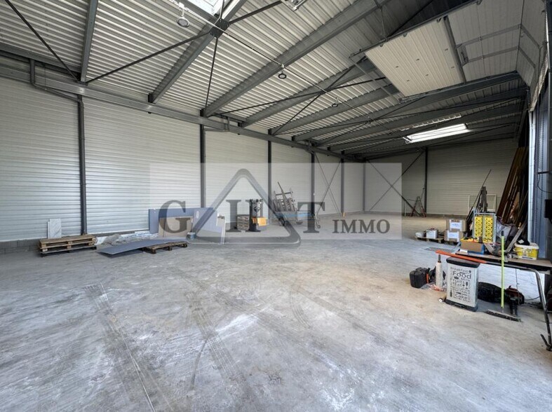 Industriel/Logistique dans Creil à vendre - Photo intérieure – Image 3 sur 11