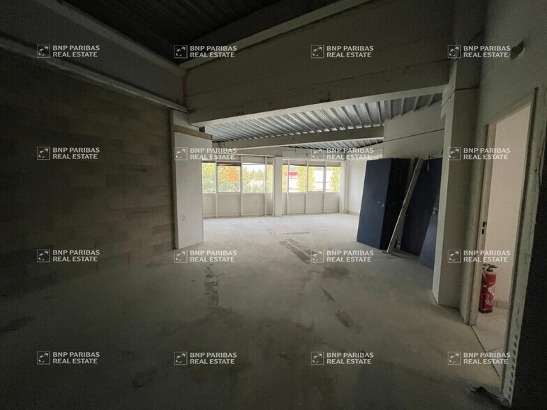 Local d'activités dans Fontenay-Trésigny à vendre - Photo intérieure – Image 3 sur 4