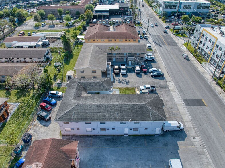 1460 W 29th St, Hialeah, FL à vendre - Photo de l’immeuble – Image 3 sur 5