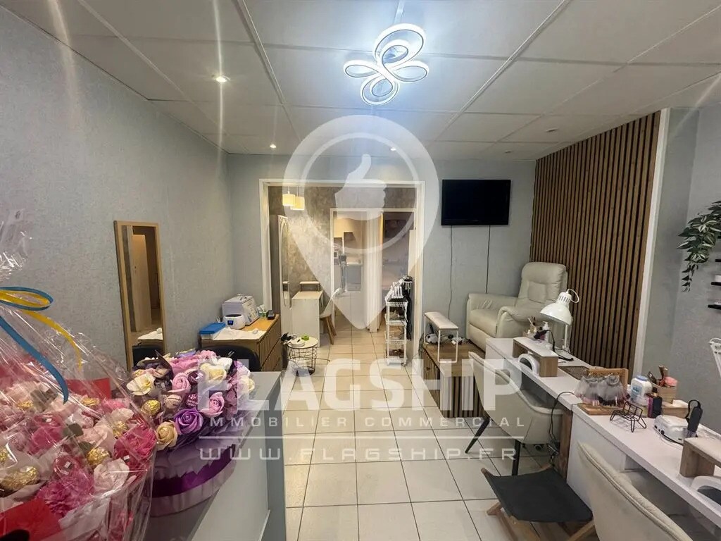 Local commercial dans Paris à louer Photo intérieure– Image 1 sur 10