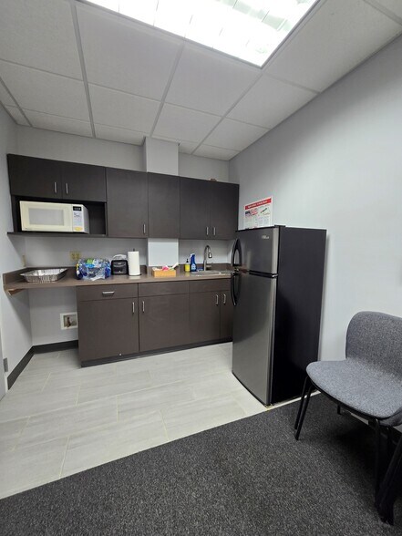 28163 US Hwy 19 N, Clearwater, FL à louer - Photo de l’immeuble – Image 2 sur 16