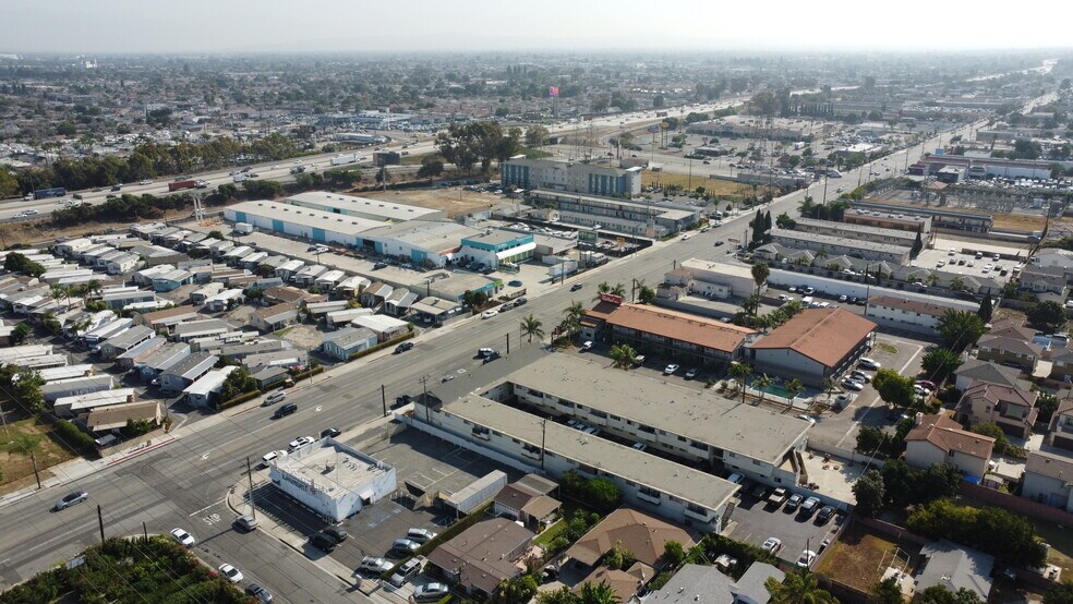 8710 Artesia Blvd, Bellflower, CA à louer - Photo de l’immeuble – Image 3 sur 3