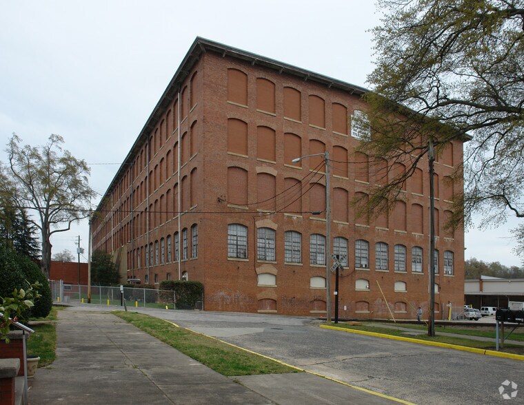 The Gainesville Mill portefeuille de 3 biens à vendre sur LoopNet.fr - Photo principale – Image 2 sur 7
