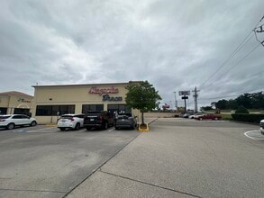 19786 Highway 105 W, Montgomery, TX à vendre Photo intérieure– Image 2 sur 12