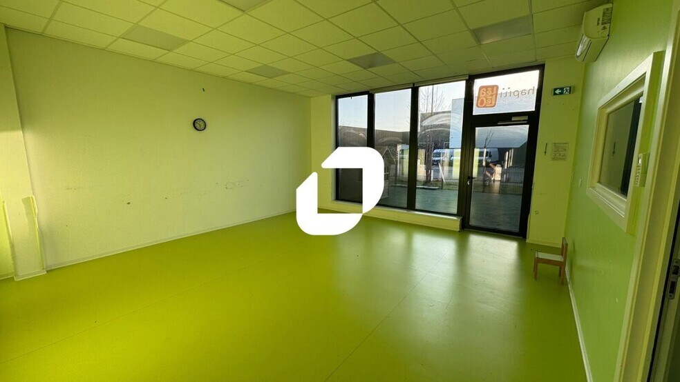 2-6 Rue Des Charrons, Hangenbieten à louer - Photo intérieure – Image 3 sur 9