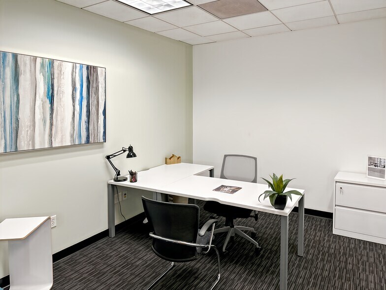 6303 Owensmouth Ave, Woodland Hills, CA à louer - Photo de l’immeuble – Image 1 sur 20