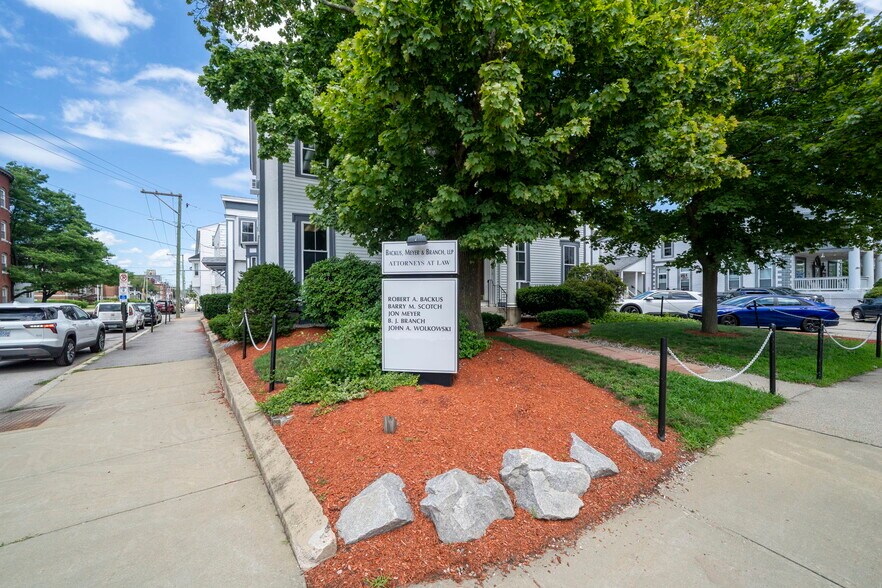 116 Lowell St, Manchester, NH à vendre - Photo de l’immeuble – Image 2 sur 16
