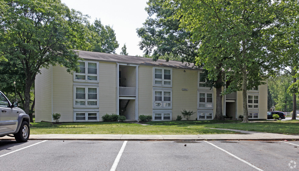 13302 Garden State Dr, Newport News, VA à vendre - Photo de l’immeuble – Image 3 sur 68