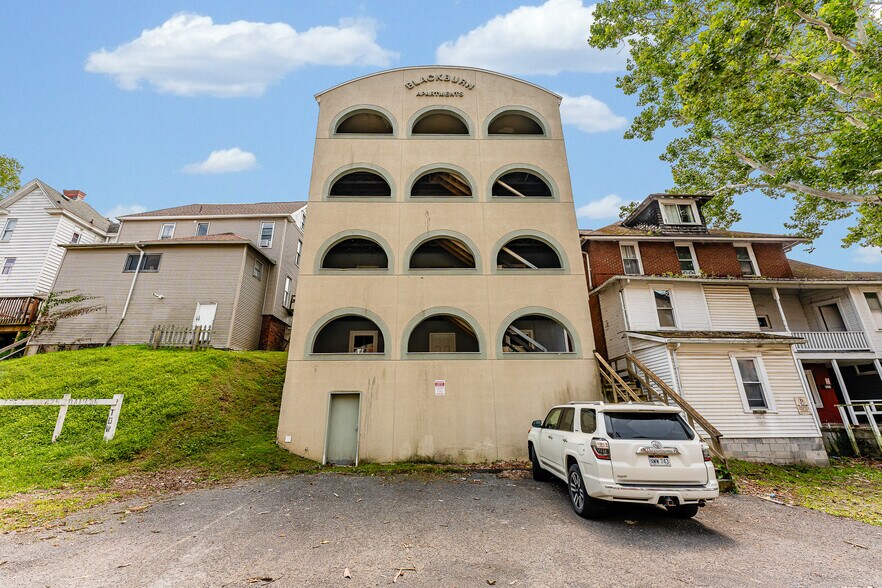 471 Dallas St, Morgantown, WV à vendre - Photo de l’immeuble – Image 3 sur 20