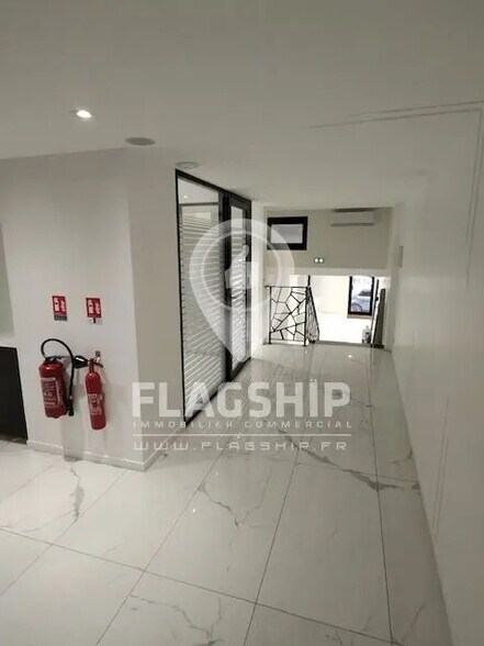 Local commercial dans Paris à vendre - Hall d’entrée – Image 3 sur 8