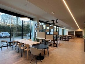 1 Rue Stephenson, Montigny-le-Bretonneux à louer Photo intérieure– Image 1 sur 4